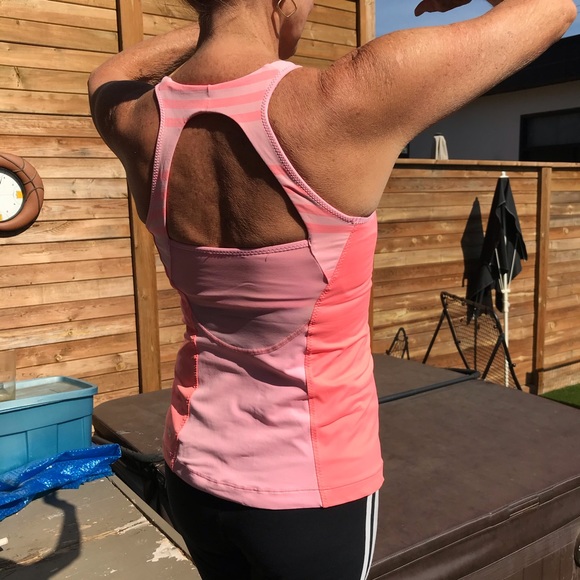 Lululemon Run: Pace tank top, size 6. - Picture 3 of 10
